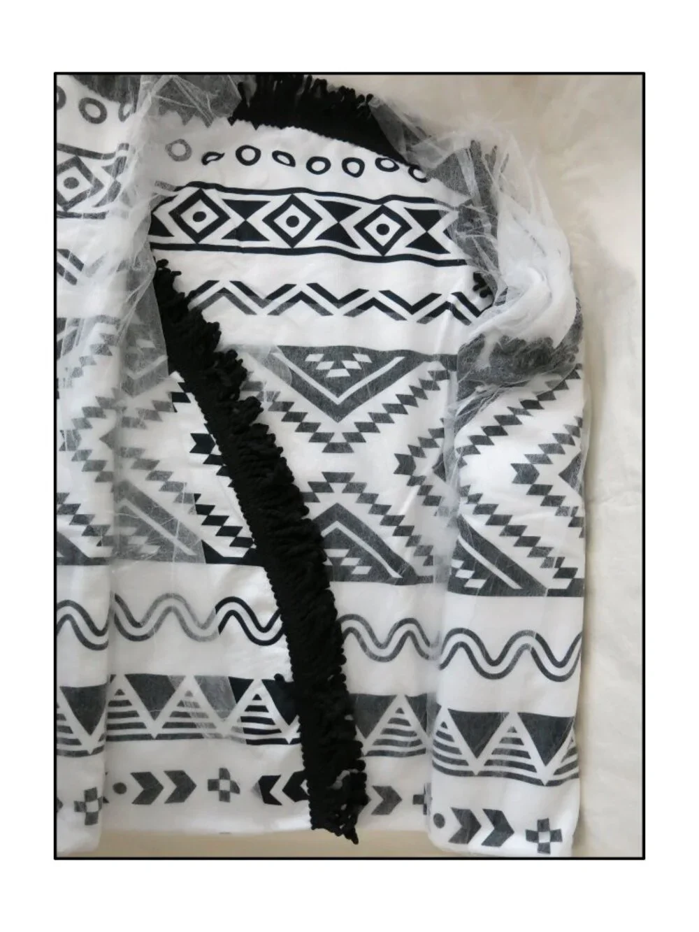 NEW DSW round Beach Blanket Towel Wrap Black & White with Black Fringe 60